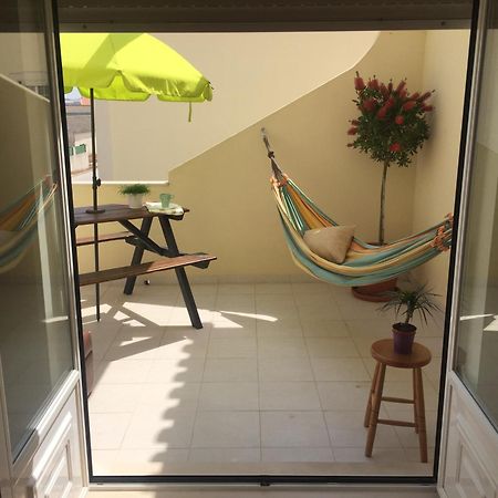 Pineapple Surf House Hostel Atouguia Da Baleia Exterior foto
