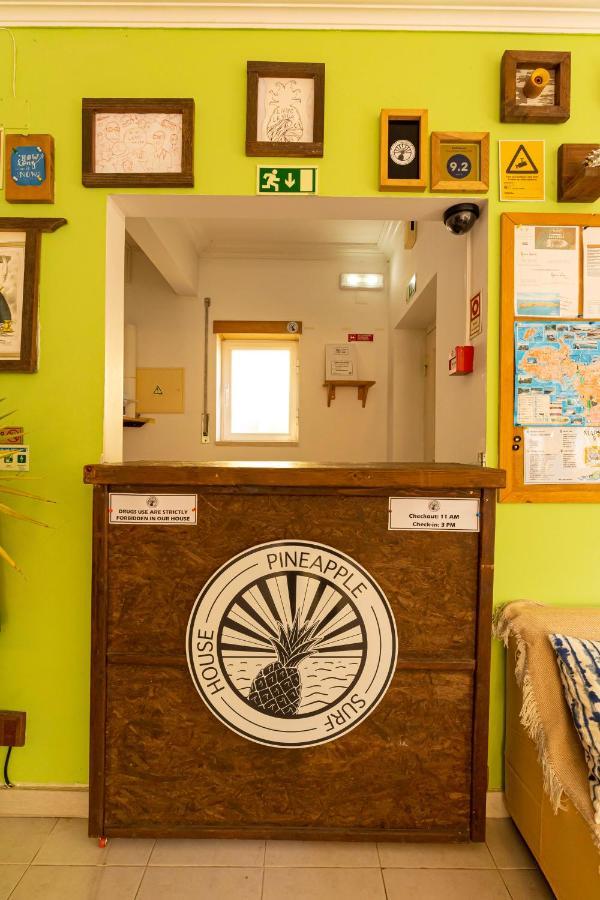 Pineapple Surf House Hostel Atouguia Da Baleia Exterior foto