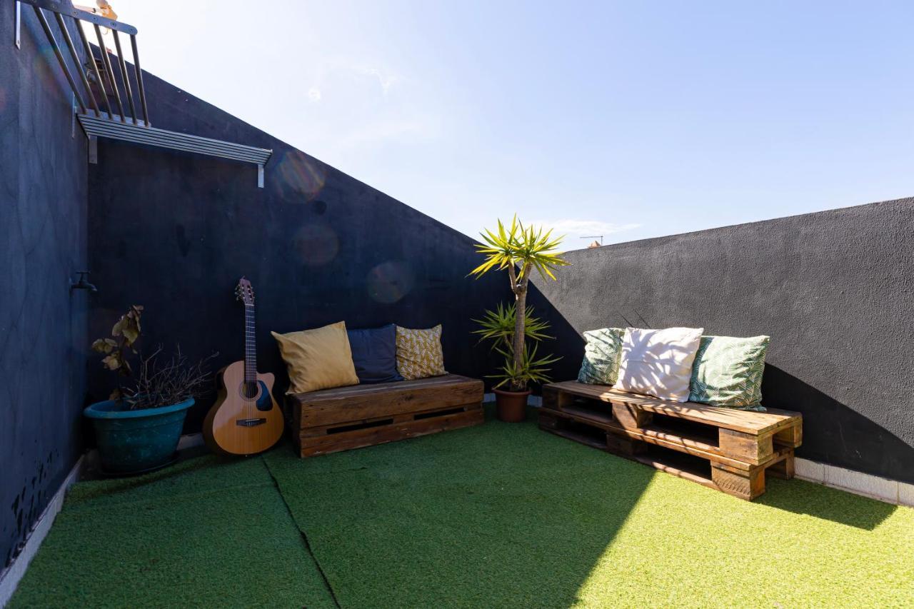 Pineapple Surf House Hostel Atouguia Da Baleia Exterior foto