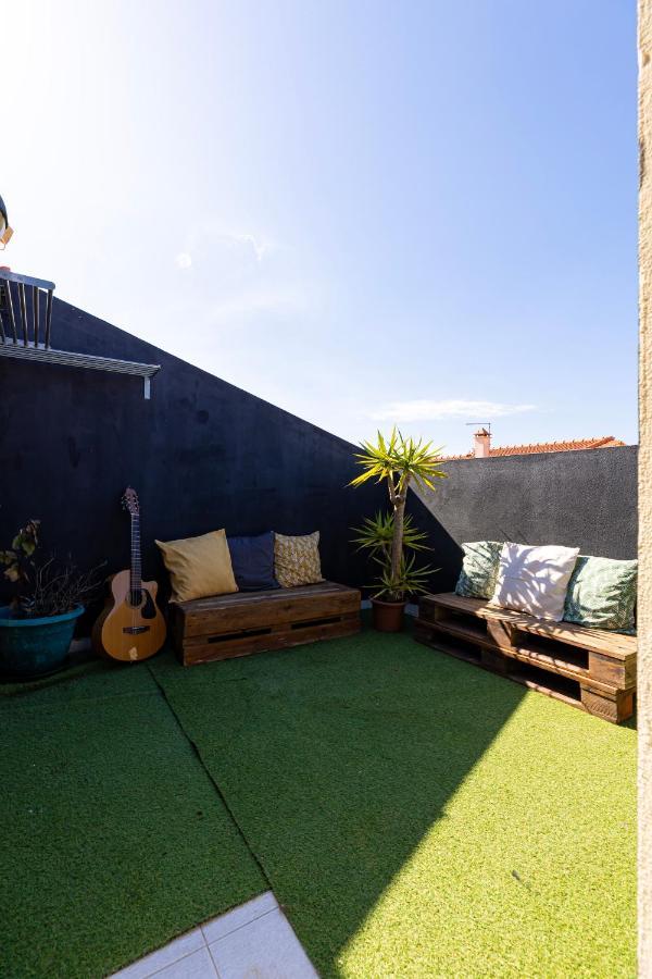 Pineapple Surf House Hostel Atouguia Da Baleia Exterior foto
